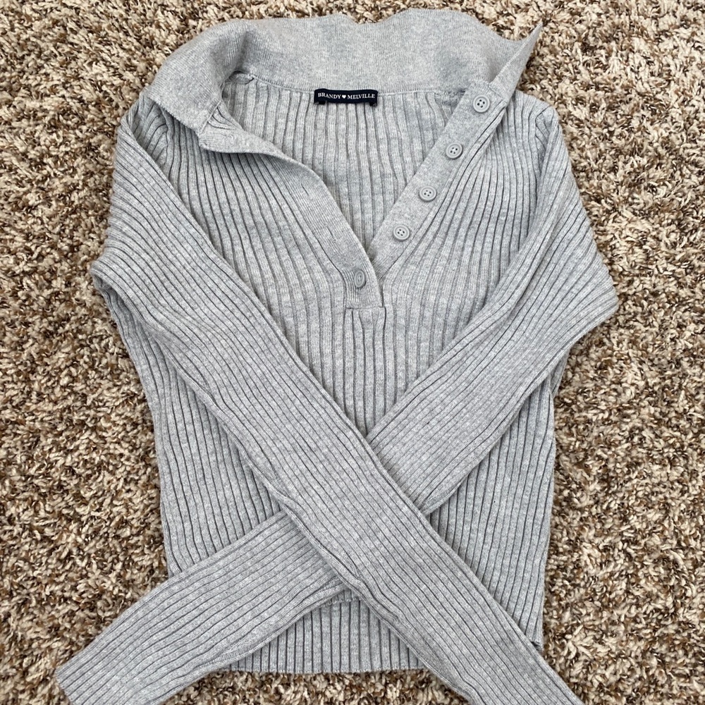 Brandy Melville Cropped Collared Sweater🤍🤍